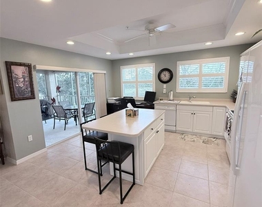 6318 Grand Oak Circle - Photo Thumbnail 18