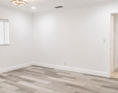 5160 Sw 8th Street - Photo Thumbnail 5