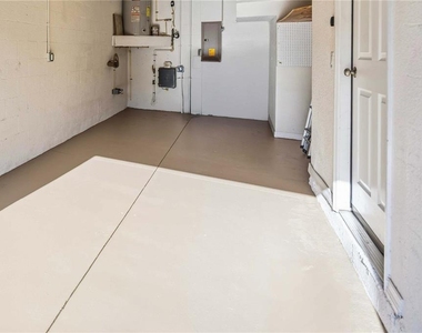 7927 Limestone Lane - Photo Thumbnail 24