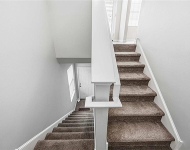 7927 Limestone Lane - Photo Thumbnail 2