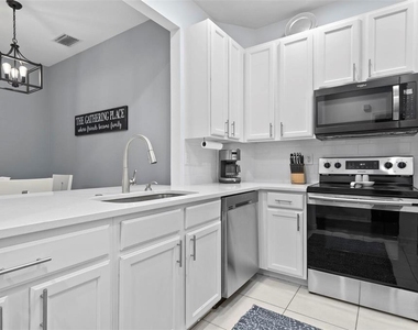3423 Parkridge Circle - Photo Thumbnail 12