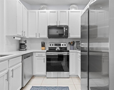 3423 Parkridge Circle - Photo Thumbnail 13