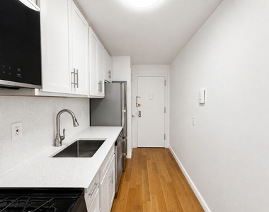 350 Greene Ave - Photo Thumbnail 3