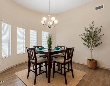 13981 Flora Vista Avenue - Photo Thumbnail 4