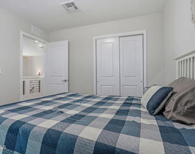 1072 Summer Rain Street - Photo Thumbnail 22