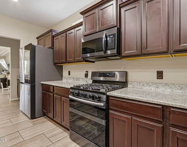 14929 Ted Banks Avenue - Photo Thumbnail 12