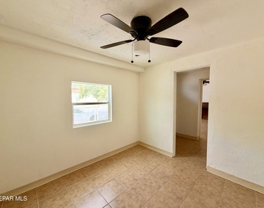 418 S Estrella Street - Photo Thumbnail 5