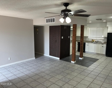 6509 Escondido Drive - Photo Thumbnail 4