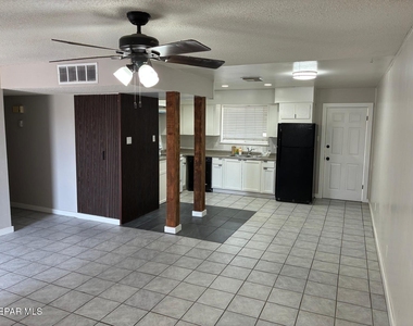 6509 Escondido Drive - Photo Thumbnail 5