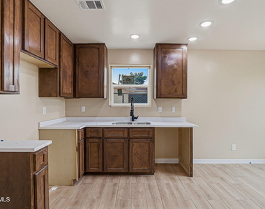 6002 1/2 Pam Mccall Drive - Photo Thumbnail 6