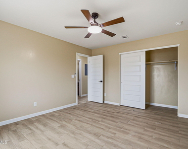 6002 1/2 Pam Mccall Drive - Photo Thumbnail 8