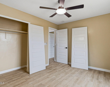 6002 1/2 Pam Mccall Drive - Photo Thumbnail 5