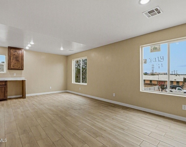 6002 1/2 Pam Mccall Drive - Photo Thumbnail 2