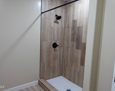 6002 1/2 Pam Mccall Drive - Photo Thumbnail 9