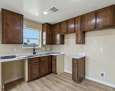 6002 1/2 Pam Mccall Drive - Photo Thumbnail 4