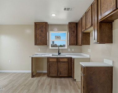 6002 1/2 Pam Mccall Drive - Photo Thumbnail 5