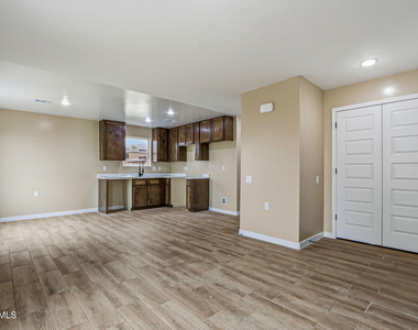 6002 1/2 Pam Mccall Drive - Photo Thumbnail 2