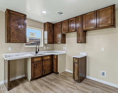 6002 1/2 Pam Mccall Drive - Photo Thumbnail 4