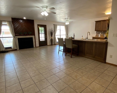 215 Mulberry Avenue - Photo Thumbnail 14