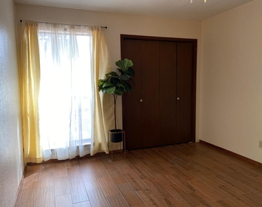215 Mulberry Avenue - Photo Thumbnail 22
