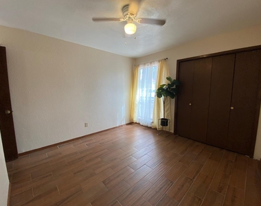 215 Mulberry Avenue - Photo Thumbnail 24