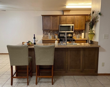 215 Mulberry Avenue - Photo Thumbnail 10