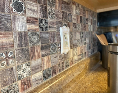 215 Mulberry Avenue - Photo Thumbnail 5