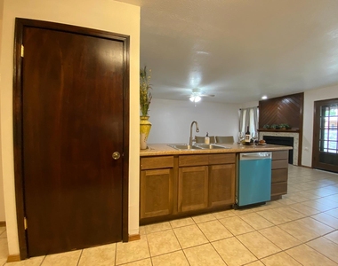215 Mulberry Avenue - Photo Thumbnail 7