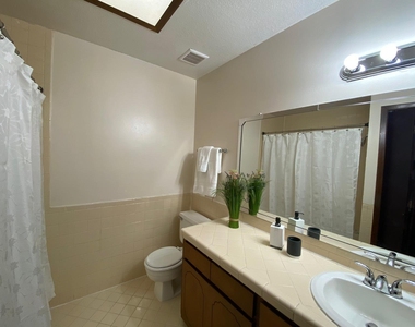 215 Mulberry Avenue - Photo Thumbnail 20
