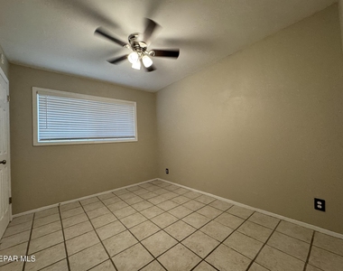 5704 Miami Court - Photo Thumbnail 10