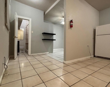 14260 Montana Avenue - Photo Thumbnail 4
