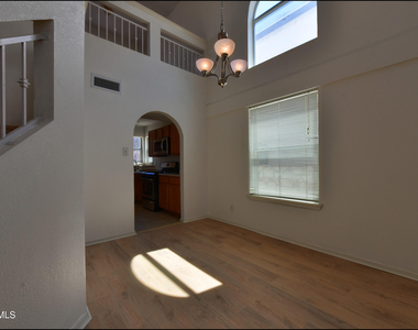 253 Summerbrooke Court - Photo Thumbnail 9