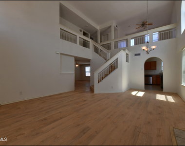 253 Summerbrooke Court - Photo Thumbnail 7