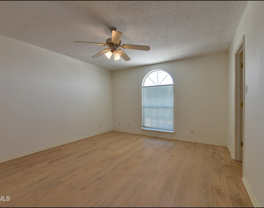 253 Summerbrooke Court - Photo Thumbnail 34