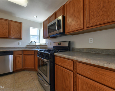 253 Summerbrooke Court - Photo Thumbnail 21