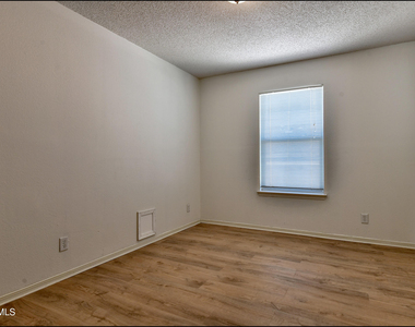 253 Summerbrooke Court - Photo Thumbnail 38