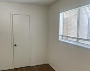 2851 Anise Drive - Photo Thumbnail 5