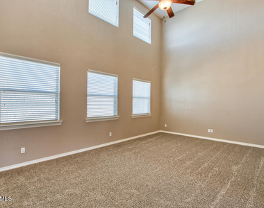 221 S Stoneside Drive - Photo Thumbnail 3