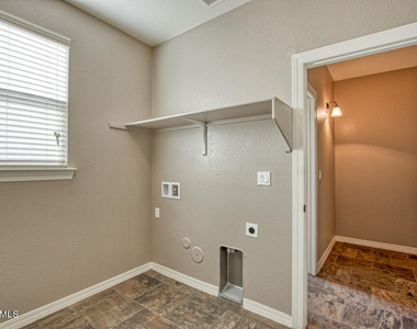 221 S Stoneside Drive - Photo Thumbnail 15