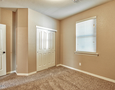 221 S Stoneside Drive - Photo Thumbnail 17