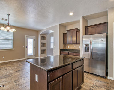 221 S Stoneside Drive - Photo Thumbnail 14