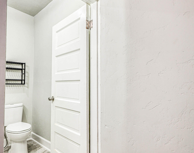 3622 Douglas Avenue - Photo Thumbnail 21