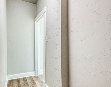 3622 Douglas Avenue - Photo Thumbnail 19