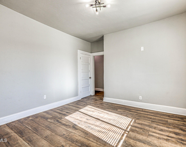 3622 Douglas Avenue - Photo Thumbnail 14