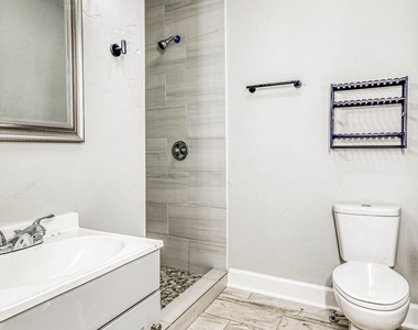 3622 Douglas Avenue - Photo Thumbnail 23