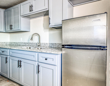 3622 Douglas Avenue - Photo Thumbnail 12