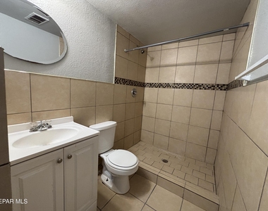 14260 Montana Avenue - Photo Thumbnail 7