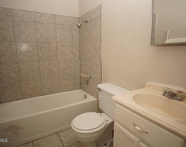 4700 Maxwell Avenue - Photo Thumbnail 8