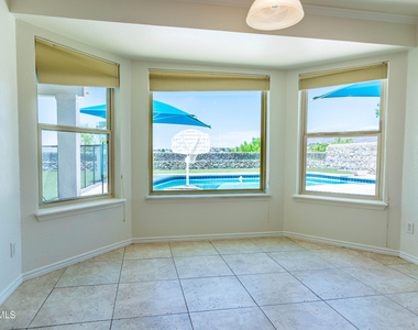 7033 San Marino Drive - Photo Thumbnail 10