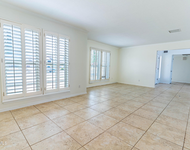 7033 San Marino Drive - Photo Thumbnail 4